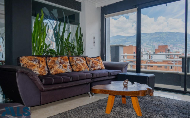 Apartamento en Medellín en Laureles