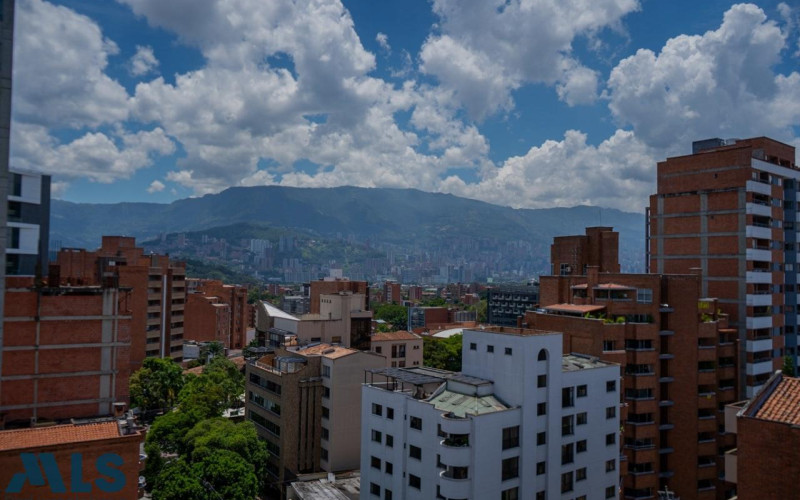 Apartamento en Medellín en Laureles