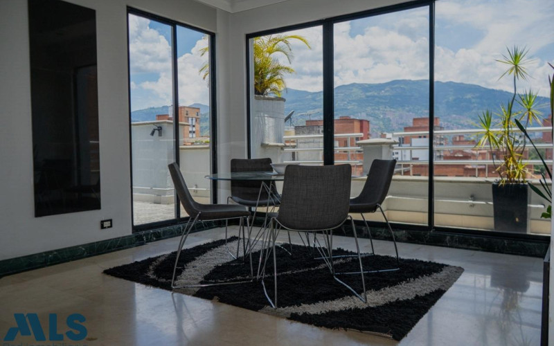 Apartamento en Medellín en Laureles