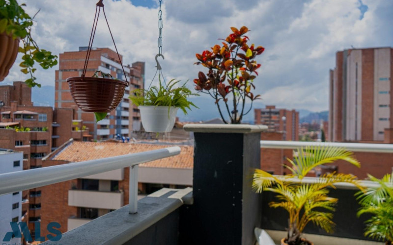 Apartamento en Medellín en Laureles