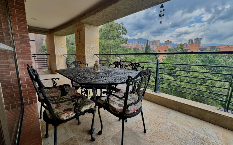 Apartamento en Medellín en Las Lomas Nº 1