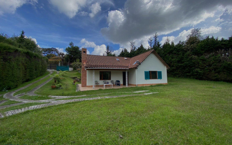 Casa en Envigado en Alto del escobero (Envigado)