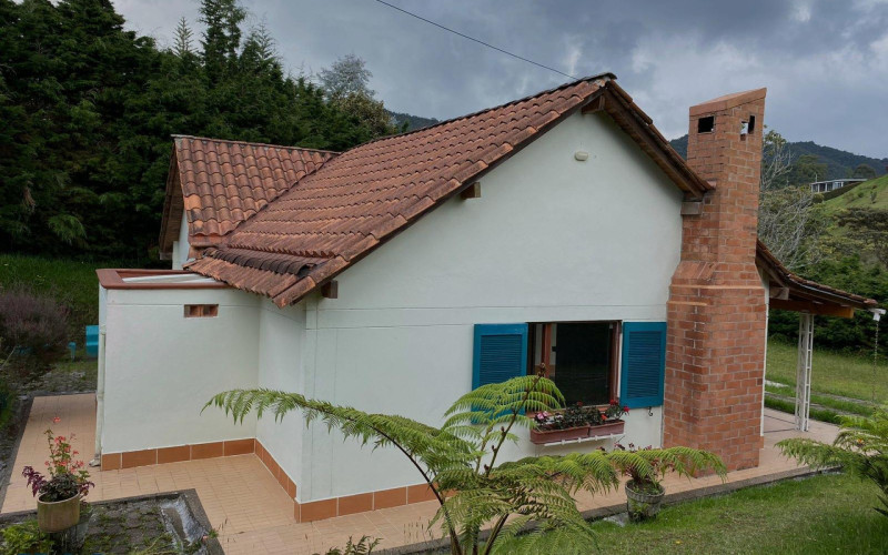 Casa en Envigado en Alto del escobero (Envigado)
