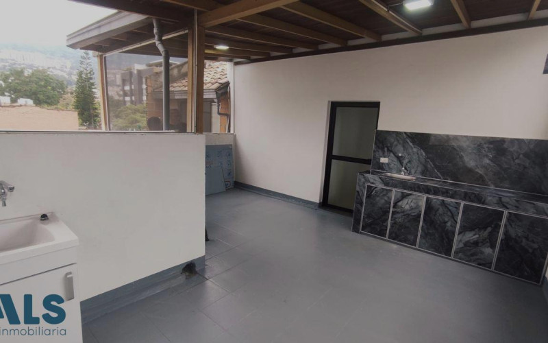 Apartamento en Medellín en Los Colores