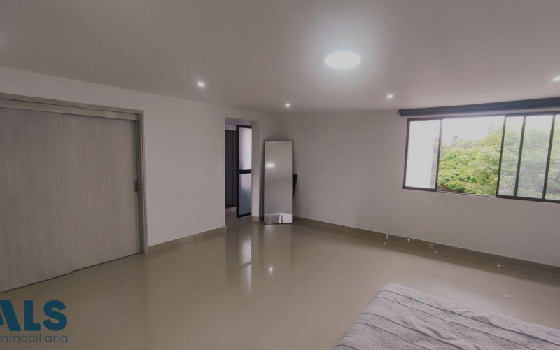 Apartamento en Medellín en Los Colores