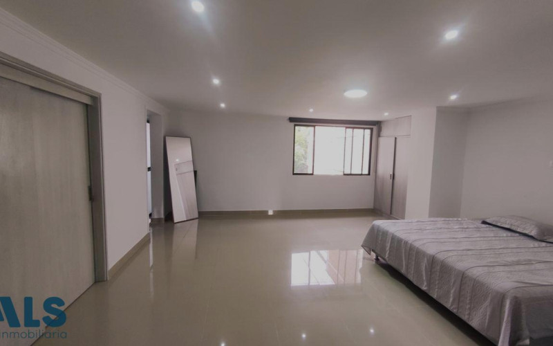 Apartamento en Medellín en Los Colores