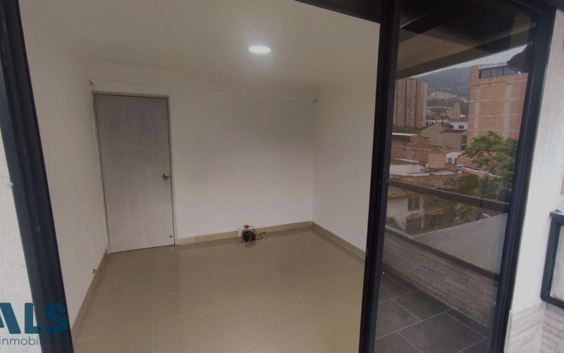 Apartamento en Medellín en Los Colores