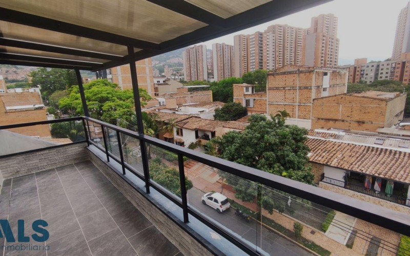 Apartamento en Medellín en Los Colores
