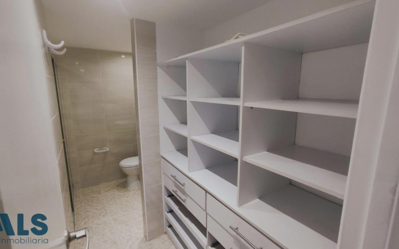 Apartamento en Medellín en Los Colores