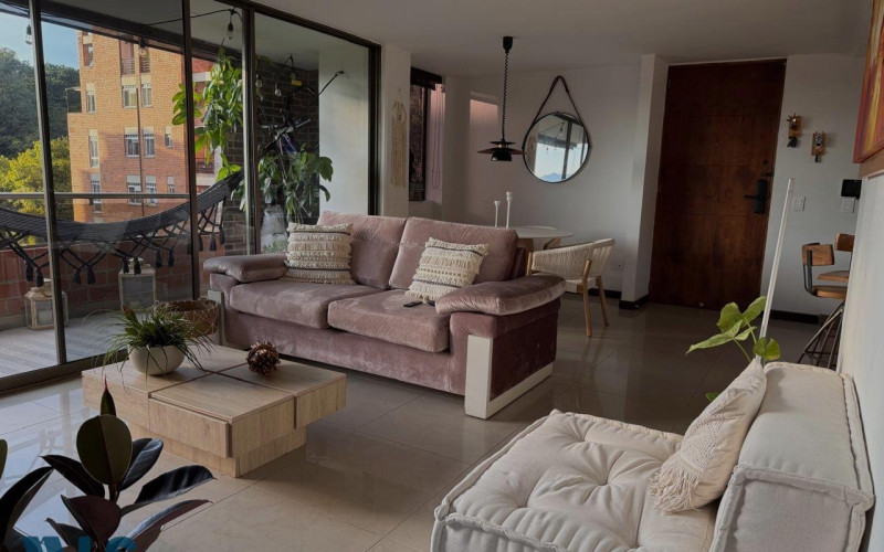 Apartamento en Medellín en Las Lomas Nº 2