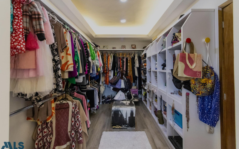 Casa en Envigado en Alto de las Palmas