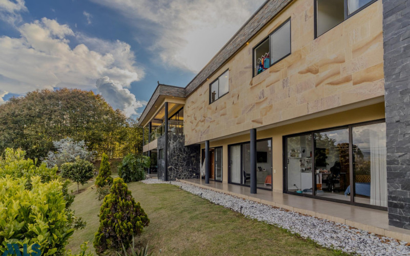 Casa en Envigado en Alto de las Palmas