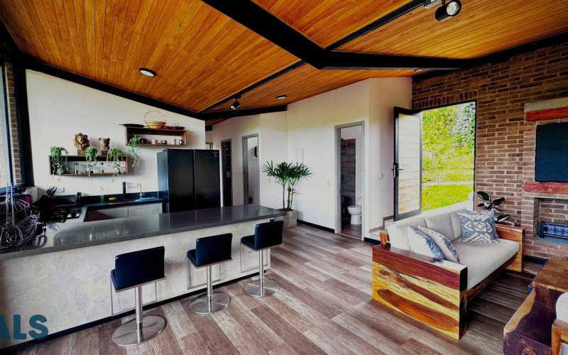 Casa en El Peñol en V. La Piedra