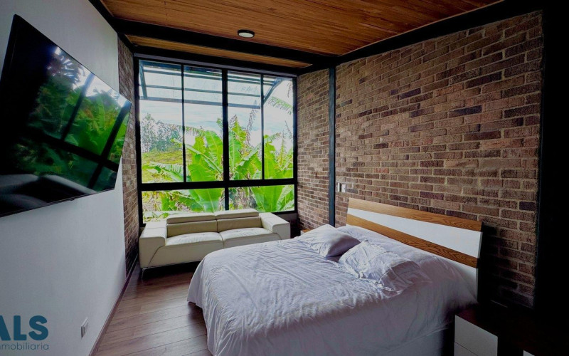 Casa en El Peñol en V. La Piedra