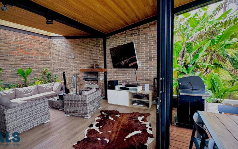 Casa en El Peñol en V. La Piedra