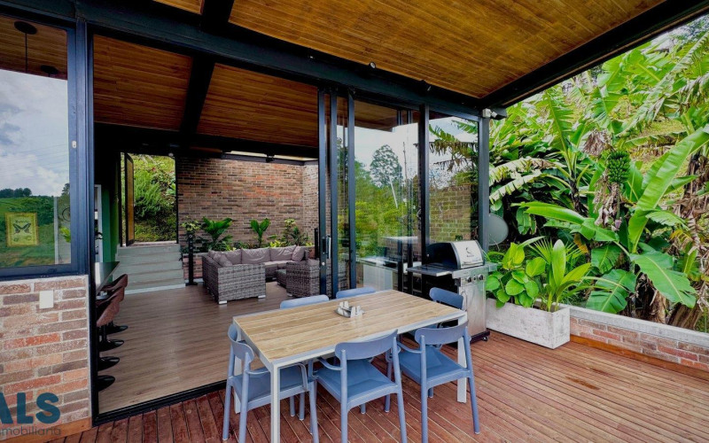 Casa en El Peñol en V. La Piedra