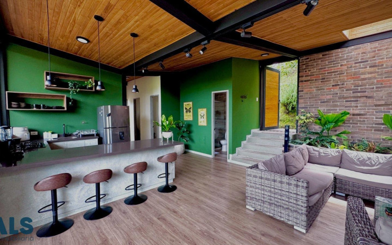 Casa en El Peñol en V. La Piedra