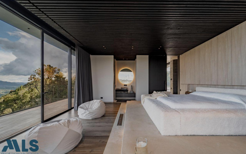 Casa en El Retiro en V. Carrizales