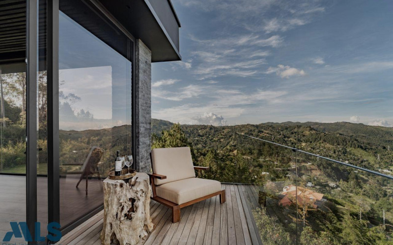 Casa en El Retiro en V. Carrizales