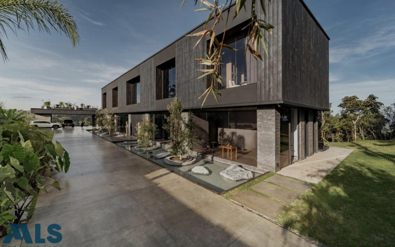 Casa en El Retiro en V. Carrizales