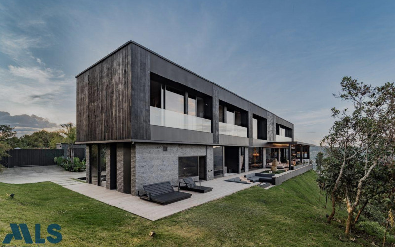 Casa en El Retiro en V. Carrizales