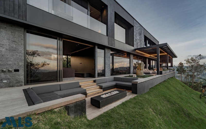 Casa en El Retiro en V. Carrizales