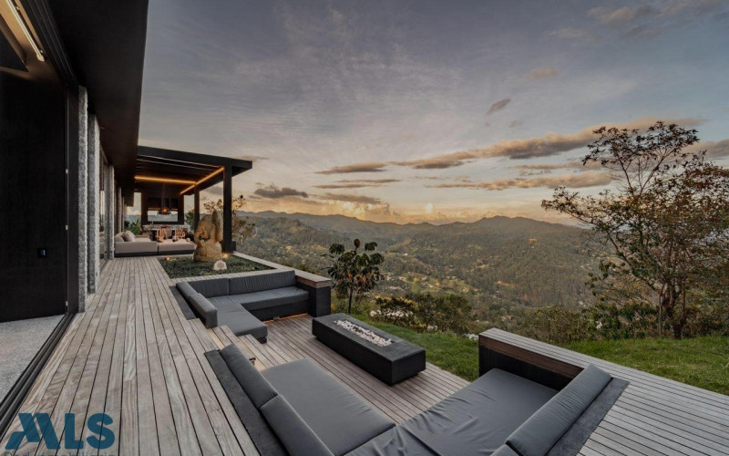 Casa en El Retiro en V. Carrizales