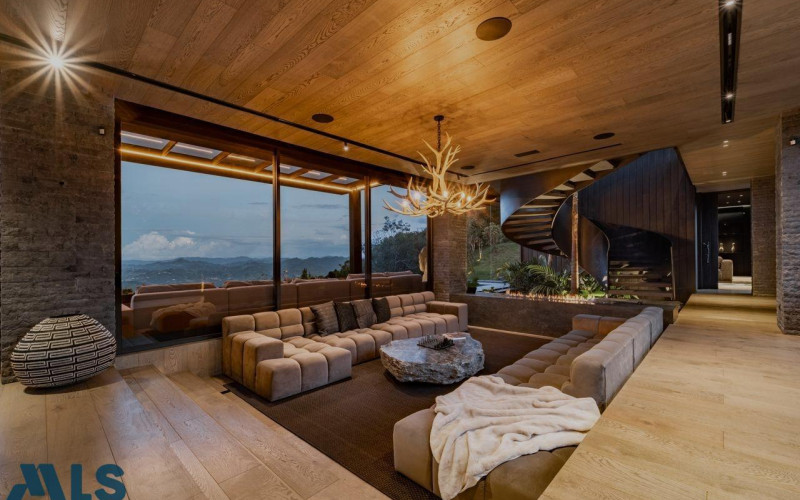 Casa en El Retiro en V. Carrizales