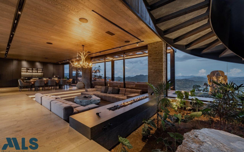 Casa en El Retiro en V. Carrizales