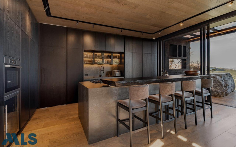 Casa en El Retiro en V. Carrizales