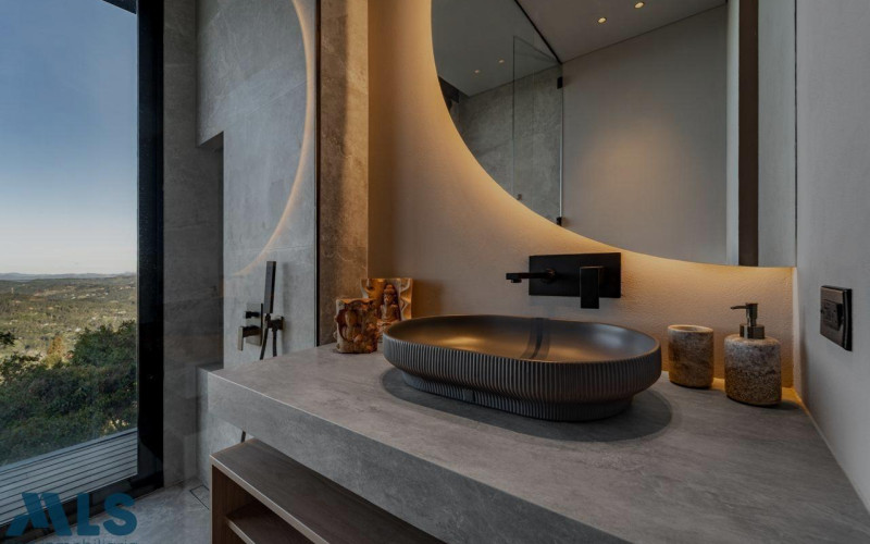 Casa en El Retiro en V. Carrizales