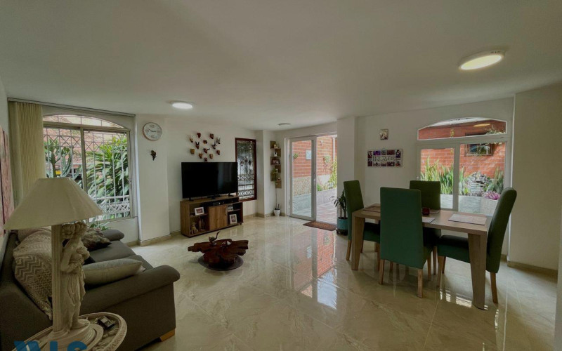 Casa en Envigado en Loma del Barro