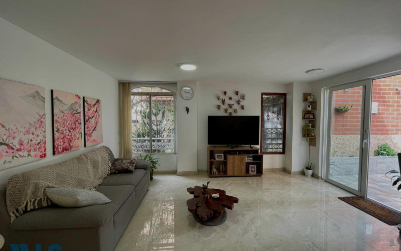 Casa en Envigado en Loma del Barro