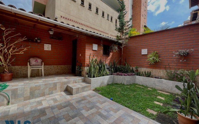 Casa en Envigado en Loma del Barro