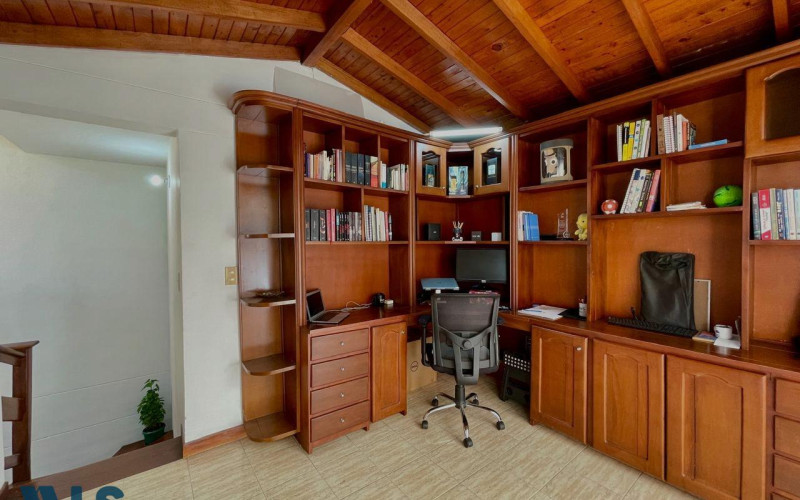 Casa en Envigado en Loma del Barro
