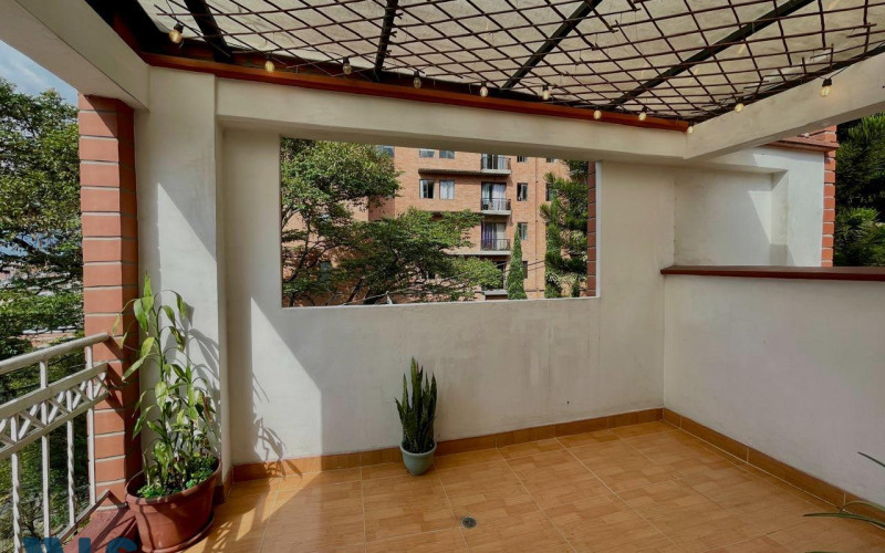 Casa en Envigado en Loma del Barro