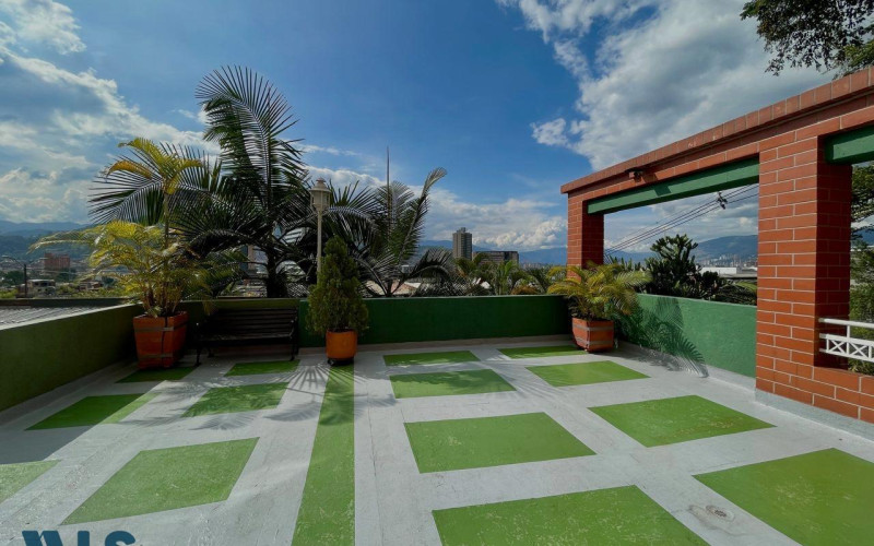 Casa en Envigado en Loma del Barro