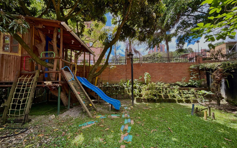 Casa en Medellín en Los Naranjos