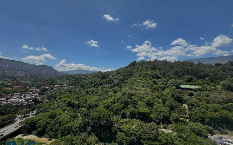 Apartamento en Medellín en Los Colores