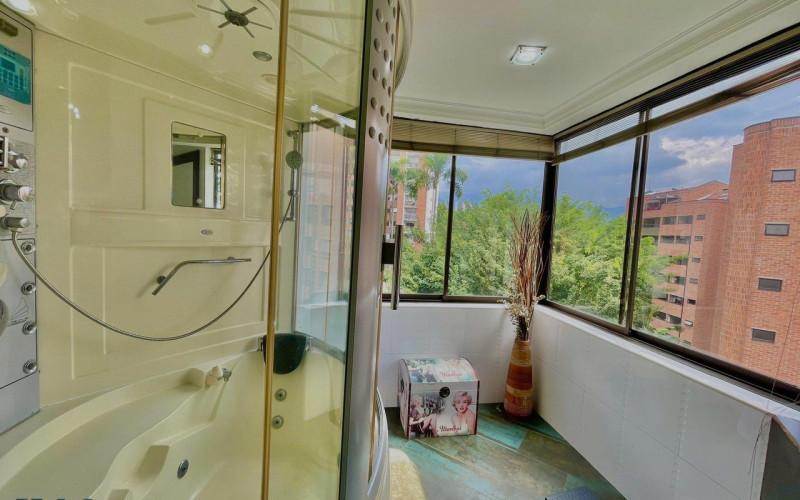 Casa en Medellín en El Poblado