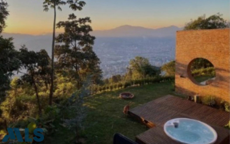 Casa en Medellín en Las Palmas