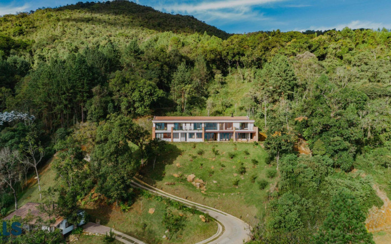 Casa en Medellín en Las Palmas