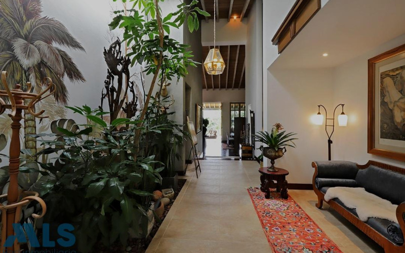 Casa en Envigado en Loma del Escobero