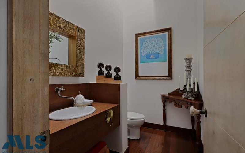 Casa en Envigado en Loma del Escobero