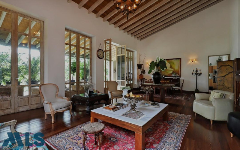 Casa en Envigado en Loma del Escobero