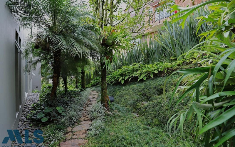 Casa en Envigado en Loma del Escobero