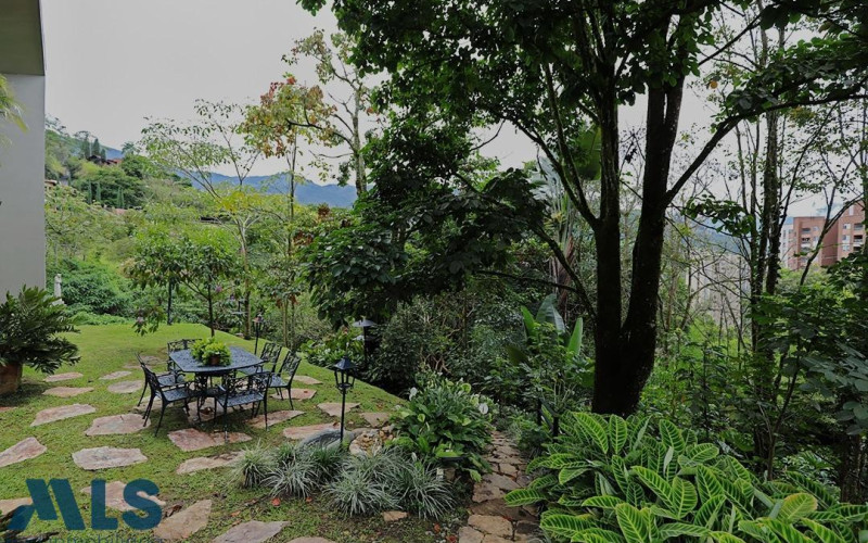 Casa en Envigado en Loma del Escobero