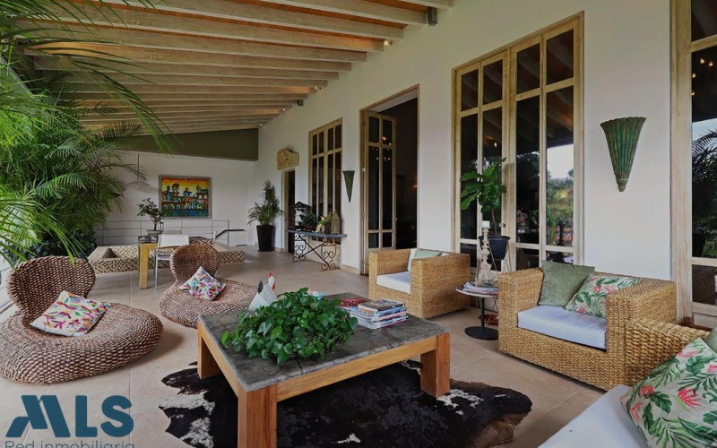 Casa en Envigado en Loma del Escobero