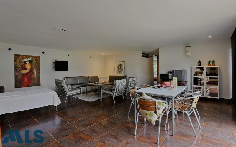 Casa en Envigado en Loma del Escobero