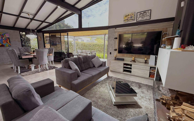Casa en Envigado en Alto del escobero (Envigado)